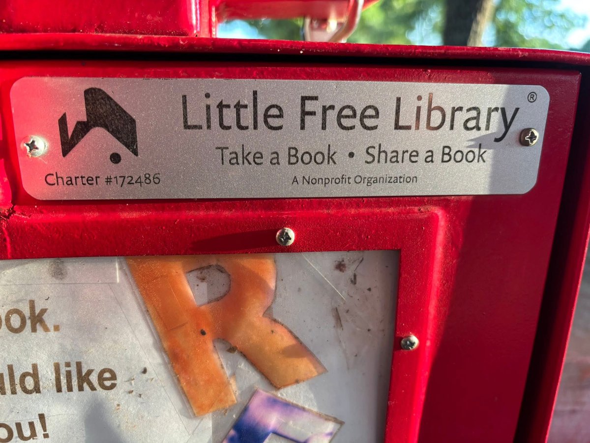 LCsFreeLibrary's tweet image. 🚨 Restock alert 🚨 at Sharon Johnston Park!