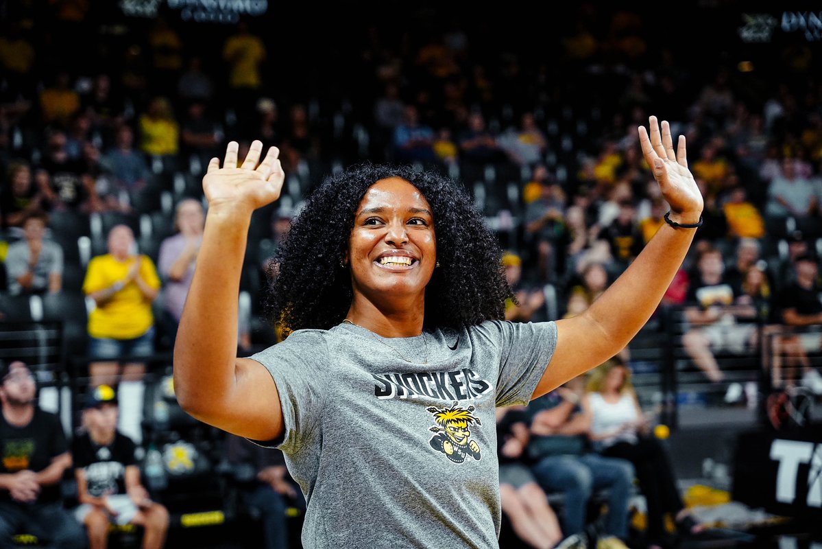 GoShockersWBB's tweet image. We love when Shocker Nation is in the house! 💛