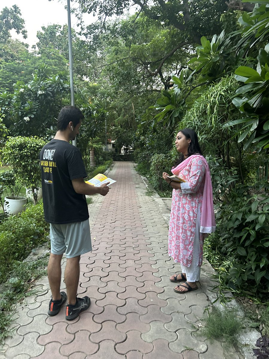 Eeshna_Gupta's tweet image. #SAYNOTOHOSPITAL In GK1

📍Pamposh Enclave