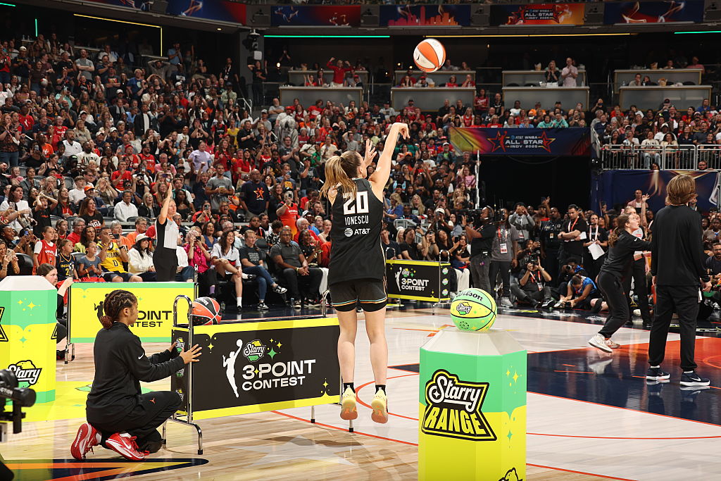 WNBAComms's tweet image. 15,139 fans attended the WNBA Kia Skills Challenge and Starry 3-Point Contest tonight!