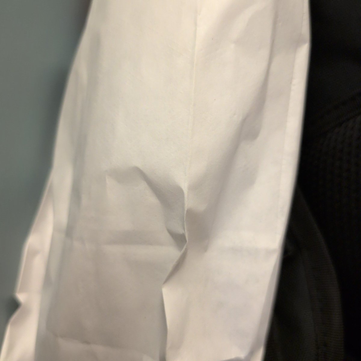 brian_trollz's tweet image. What do you think is inside this nondescript white paper bag @IamNomad?