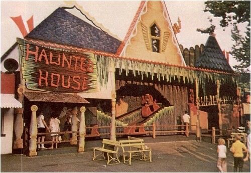 hauntorama's tweet image. How about a spooky ride? Dark rides are always my favorite. 
#DarkRide #HorrorCommunity