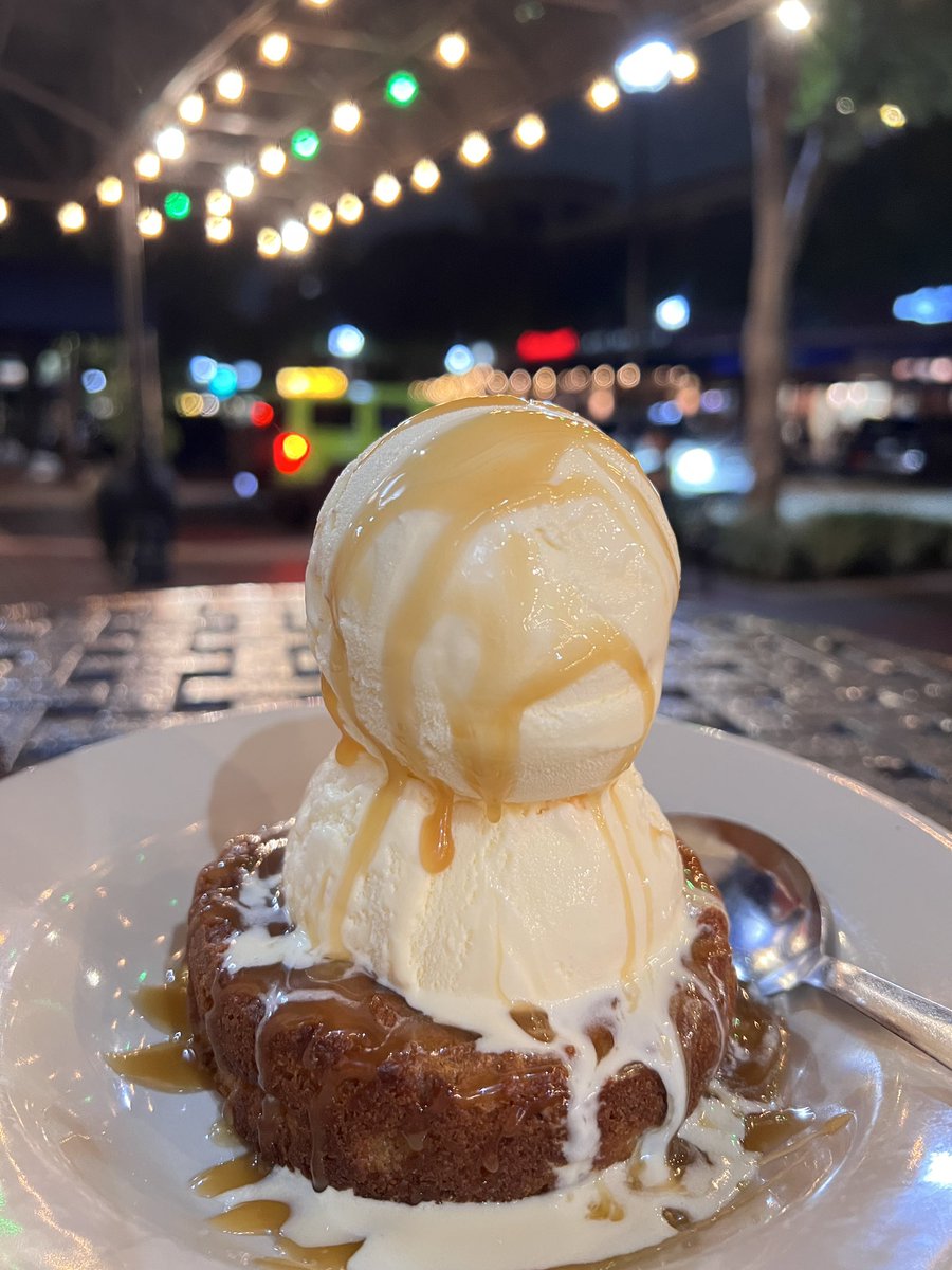 Fahmikhan's tweet image. And this is how I end Friday night after an awesome space discussion!!! Gn peeps! Much love to all! Go out and indulge in something sinful!!! 🤗❤️