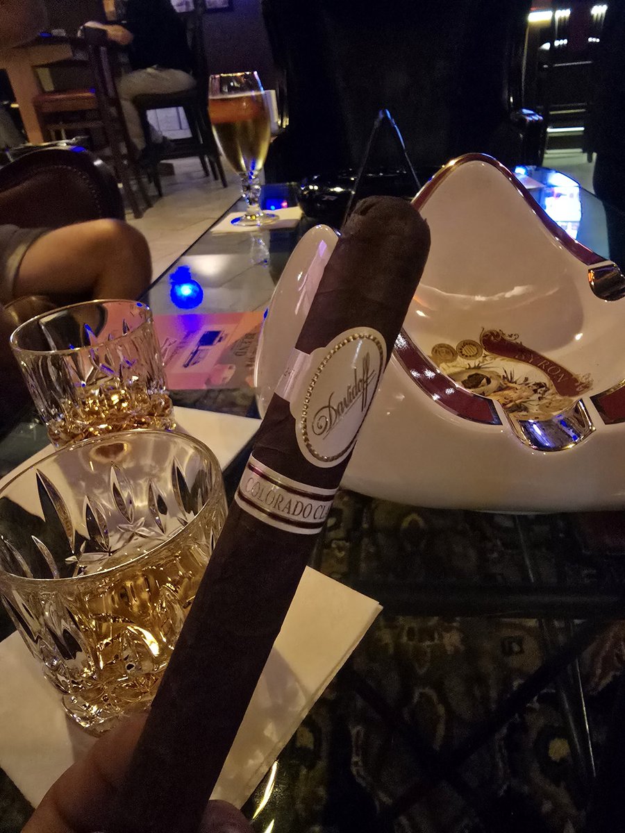 Like <a href="/tonykatz/">Tony Katz</a> would say, Daddy's back home, and in this conversation, I'm Daddy. 🤣🤣🤣 <a href="/BLENDBarCigar/">BLEND Bar Cigar</a> <a href="/FingersMalloy/">Fingers Malloy</a> <a href="/GoEatDrinkSmoke/">eatdrinksmoke</a>