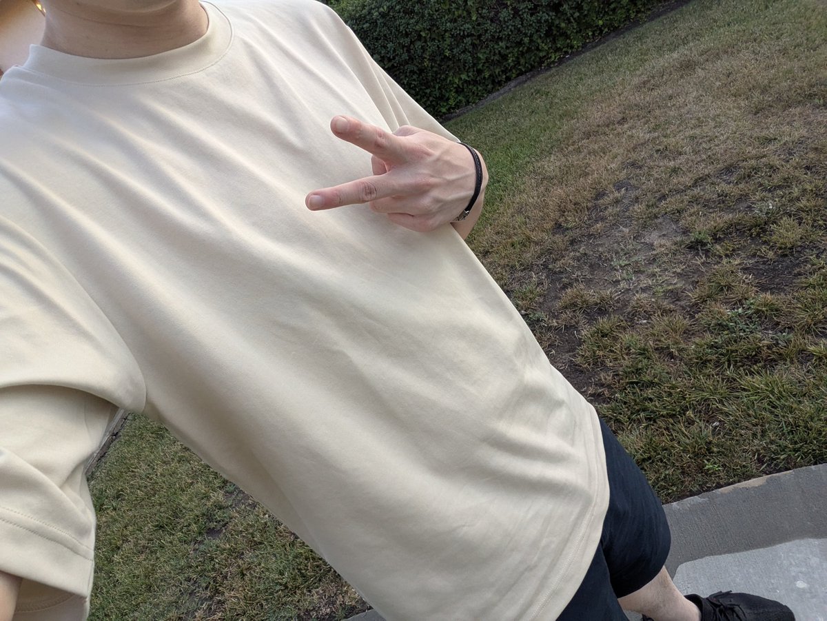 UncleValk's tweet photo. Day 6 I'm letting her pick my outfit for @Epic7_Global 's world championships stream https://t.co/wJf1dtu6mJ