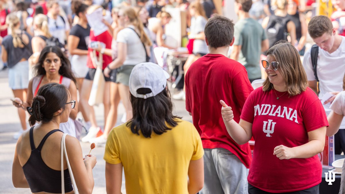 IUBloomington's tweet image. Hey incoming Hoosiers‼️
Get ahead of your first semester and discover hundreds of organizations, events, and MORE — happening right here on campus. 🏫📍
Your exploration starts NOW! 🙂↕️↪️ bit.ly/465gAHw