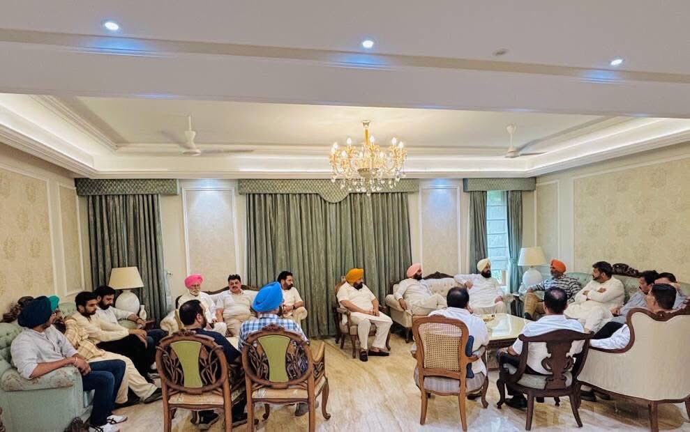 Gurjeet Singh Aujla (@gurjeetsaujla) on Twitter photo Grave concern over the bomb threat to Sri Harmandir Sahib.
Visited the holy Golden Temple again today with LOP Punjab @pratapsbajwa ji & senior <a href="/INCPunjab/">Punjab Congress</a> leaders. Met SGPC officials, assured full solidarity. The safety of our sacred places is non-negotiable.
We stand united Grave concern over the bomb threat to Sri Harmandir Sahib.
Visited the holy Golden Temple again today with LOP Punjab @pratapsbajwa ji & senior <a href="/INCPunjab/">Punjab Congress</a> leaders. Met SGPC officials, assured full solidarity. The safety of our sacred places is non-negotiable.
We stand united