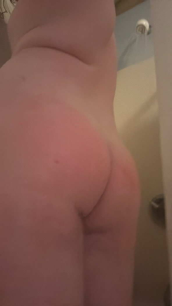 Marsonmymoon's tweet photo. took this GOD tier pic of my ass idc sorry everyone i would like to show you all. #nsfwtwt #trans https://t.co/NDybotGE75