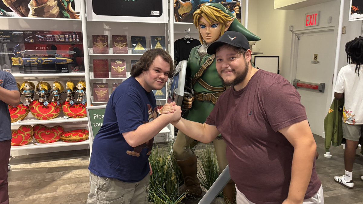 TMultiplayers's tweet photo. The Multiplayers go to Nintendo NY @NintendoStoreUS for the Donkey Kong Bananza Event. https://t.co/mnhVAauyww