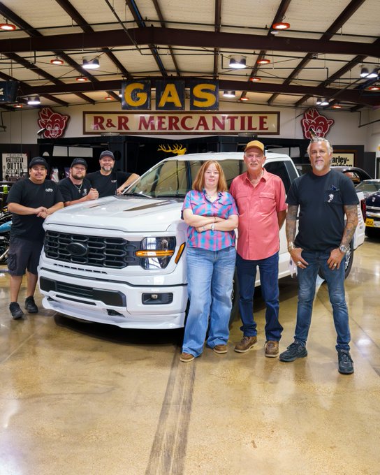 mechincFigure's tweet image. Another life changed w/ the #GasMonkeyGiveaway 🛞
Larry and Tiffany W. just came by the shop to pick up their 800HP+ Single Cab F-150! We've given away tons of cars, but this time, it was truly something special.📺
Stay tuned — full video on this epic giveaway drops next week.