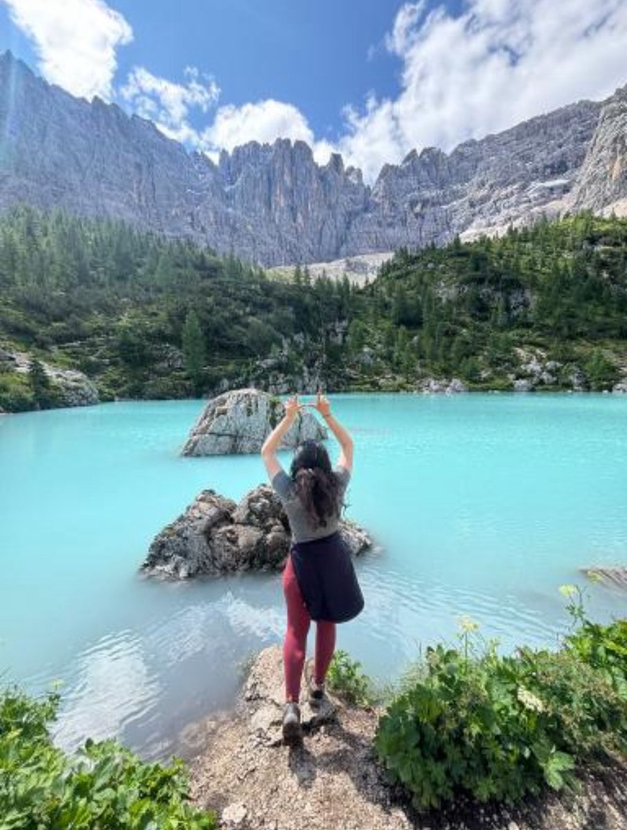 UUtah's tweet image. #FlashTheUFriday from the Italian Dolomites! 🇮🇹🏔️ #GoUtes
📸 addy90210/IG