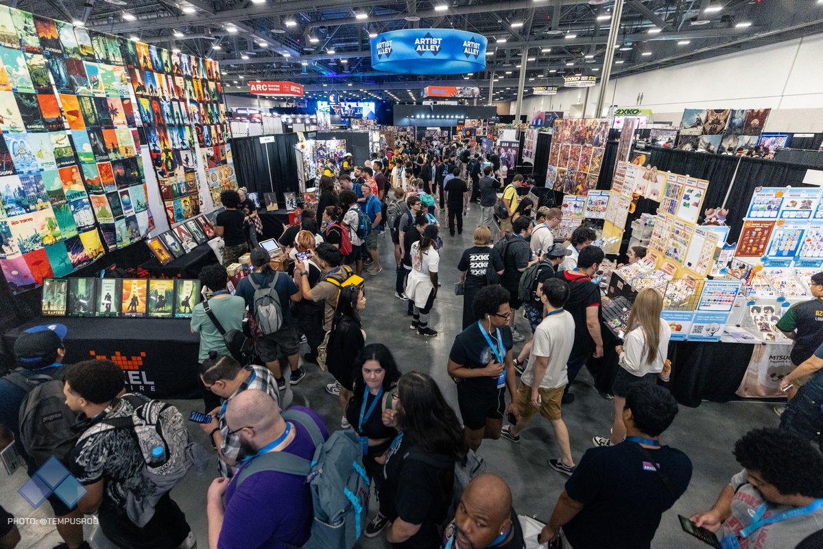 Evo's tweet image. Discover the #Evo2025 Artist Alley.
With 105 booths, bringing incredible prints, merch, and custom pieces, you'll be able to find that keychain of your main and so much more.
Check out our complete list of everyone in this year's Artist Alley!
evo.gg/news/explore-t…