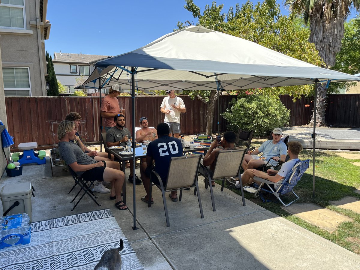 TE &amp; Specialist BBQ 🍔 ☀️ 

You can feel how close it is…

#JUICE #TEU #SHREDVILLE