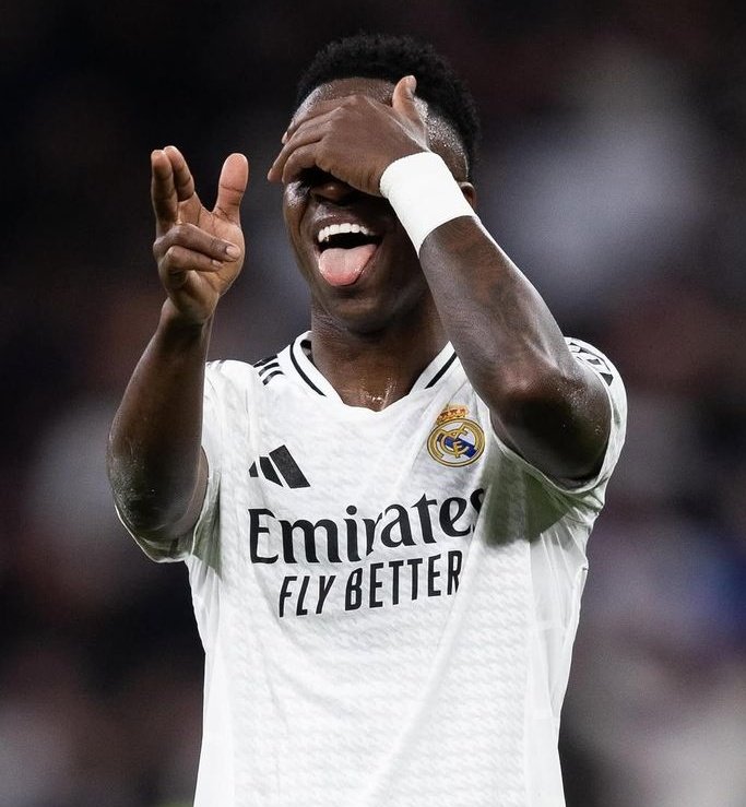 yazid_m13's tweet image. 21/22 : 8e au ballon d'or
22/23 : 6e au ballon d'or
23/24 : 2e au ballon d'or
Et il mรฉritait mieux ร chaque fois