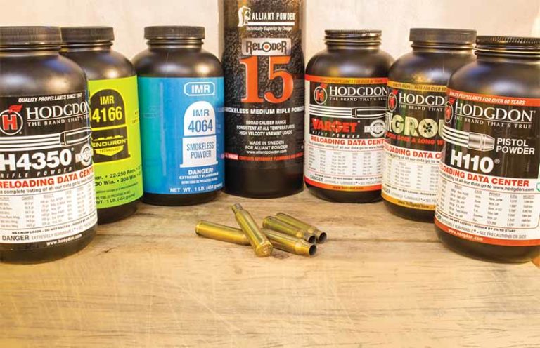 GunDigest's tweet image. Broad Strokes: Finding A Universal Powder: gundigest.com/gear-ammo/relo…