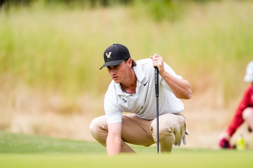 VandyMGolf's tweet image. Wells Williams heads into Saturday’s finale at the Southern Amateur tied for 2nd at 6-Under

📊 | golfgenius.com/pages/10822652…

#AnchorDown