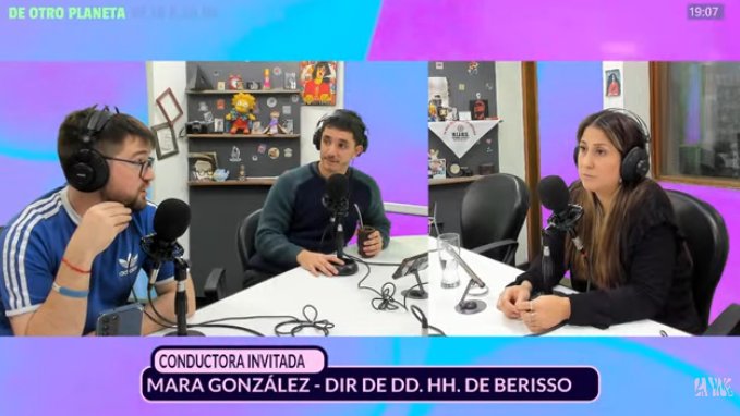 LaUneok's tweet photo. 👉PANORAMA POLÍTICO👈

En #DeOtroPlaneta hablamos con Mara González, directora de Derechos Humanos de la Municipalidad de Berisso 🎙️

Es por acá👇

🖥️ https://t.co/MYrYEPjHii 
📻 https://t.co/edjcp79A4p https://t.co/AmqZAq1CCN