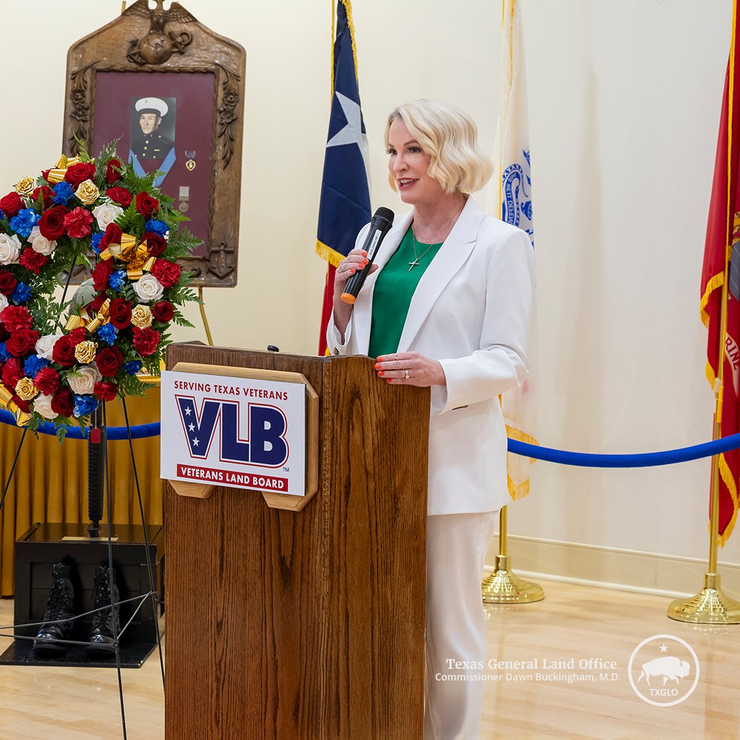 TXGLO's tweet image. Yesterday, Commissioner Buckingham presented the Ambrosio Guillen Texas State Veterans Home in El Paso with a certificate commemorating its 20-Year Anniversary.
She was honored to stand with staff and state and local leaders to celebrate 20 years of dedicated, high-quality…