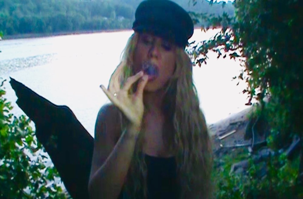 slayyyter's tweet image. DO YOU THINK YOU'D WIN IN A FIGHT IF YOU $AW ME OUT ON THE $TREET?
