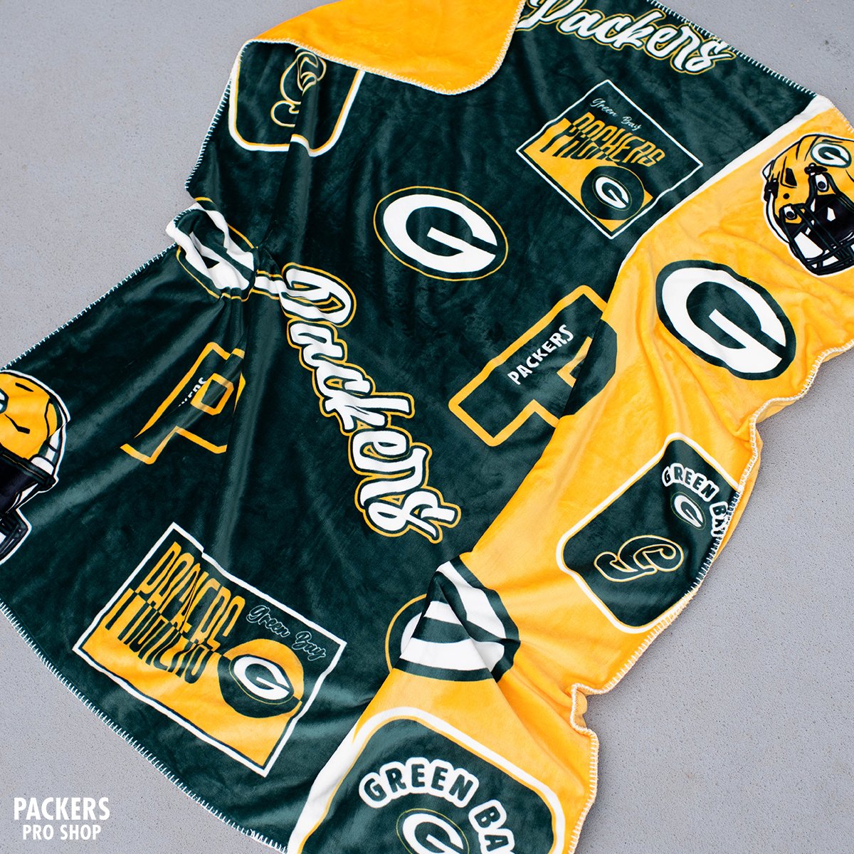 packersproshop's tweet image. Head back to school in green and gold 💚💛 Get your gear now: bit.ly/46ck2Ad