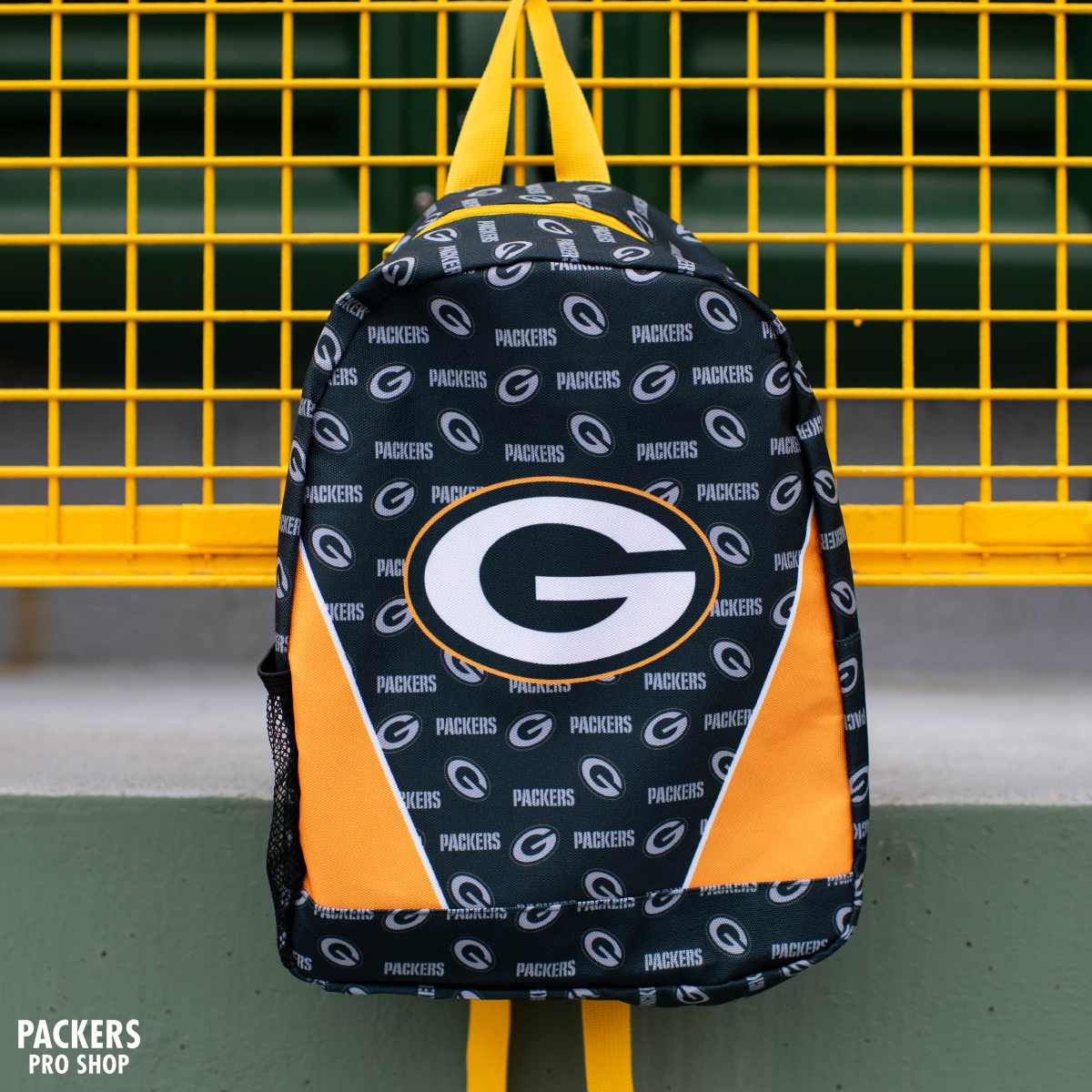 packersproshop's tweet image. Head back to school in green and gold 💚💛 Get your gear now: bit.ly/46ck2Ad