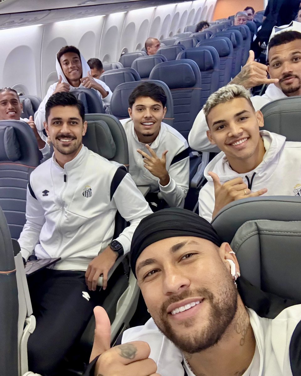 SantosFC's tweet photo. Partiu! 🛫 https://t.co/RTMDQ1t8Im