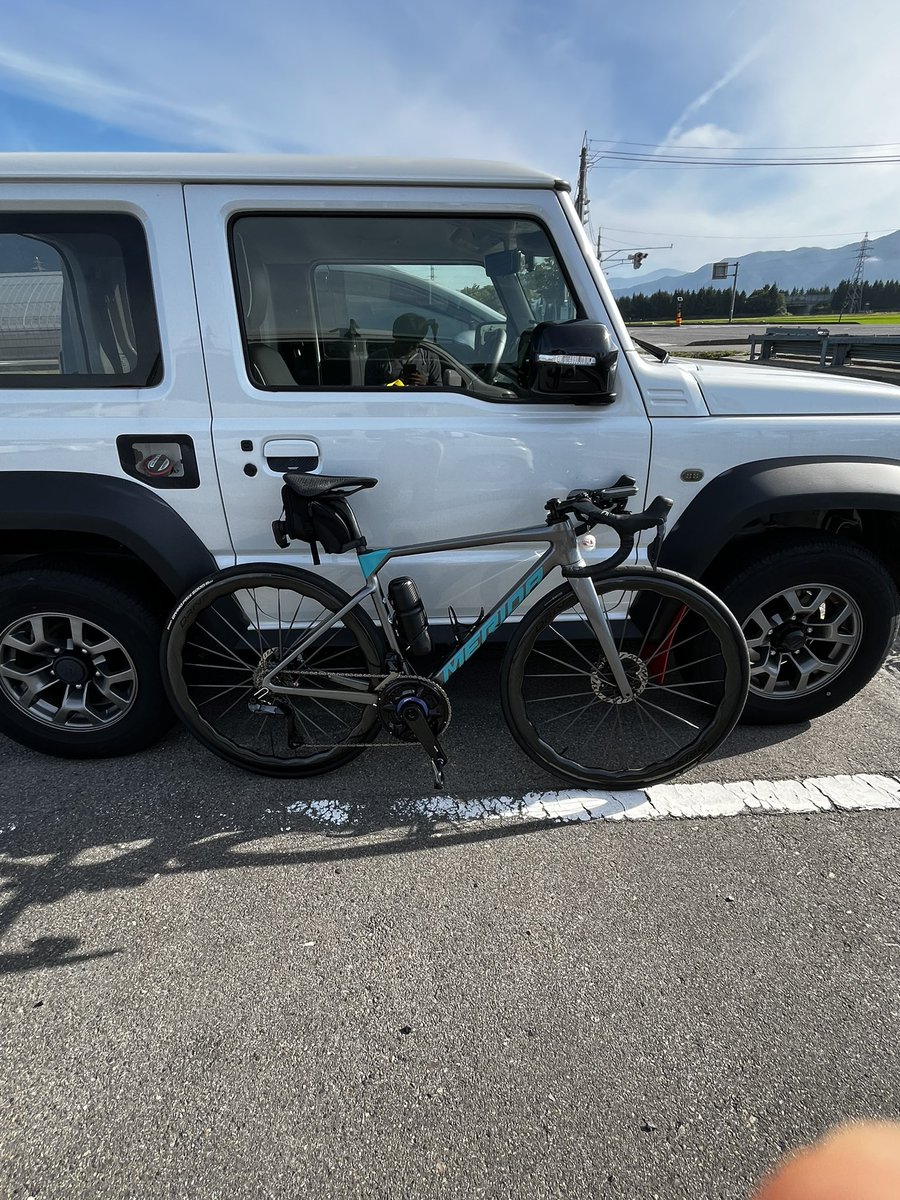 今日から3連休‼️😆

裏磐梯を走ってきます🚴‍♂️✨