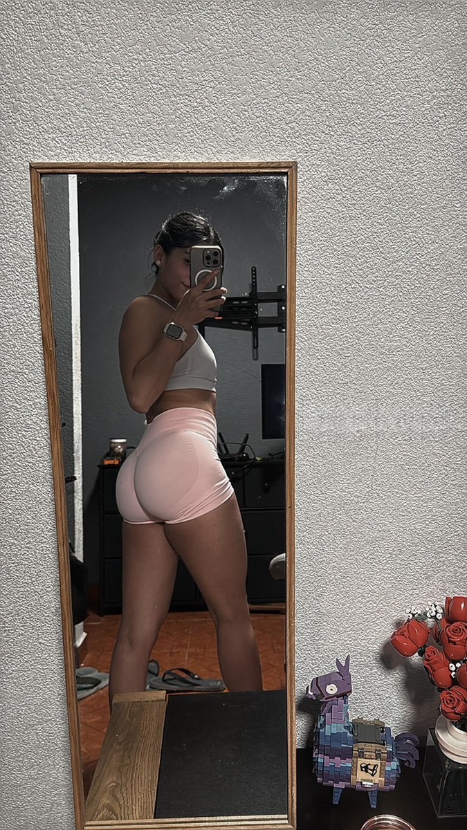 LaDarliing tweet media