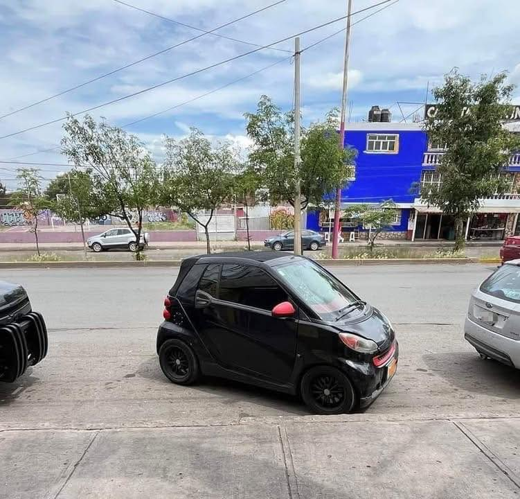 MexicoMagico's tweet photo. Le batalló para estacionar su tráiler https://t.co/lR5HFz5eaq