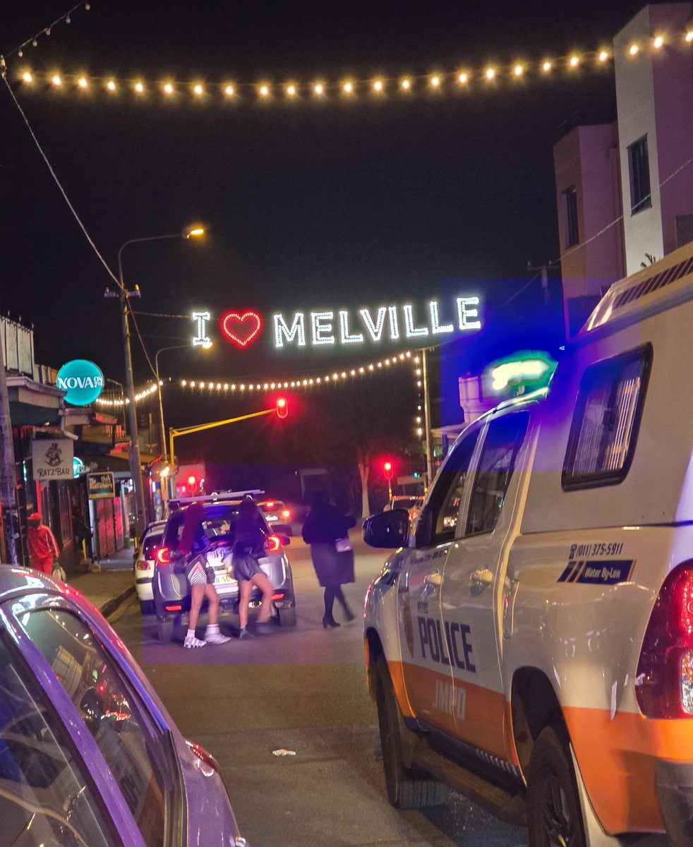 PublicSafetyMMC's tweet image. ♦️HAPPENING NOW ♦️
@JoburgMPD and @CityofJoburgEMS officers are issuing fines and shutting down non-compliant entertainment outlets in the Inner City as part of intensified night-time operations. Establishments found contravening liquor regulations, operating without proper…