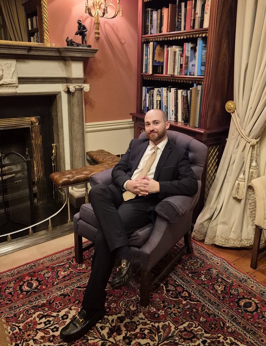 aIIegoricaI's tweet image. Lounging