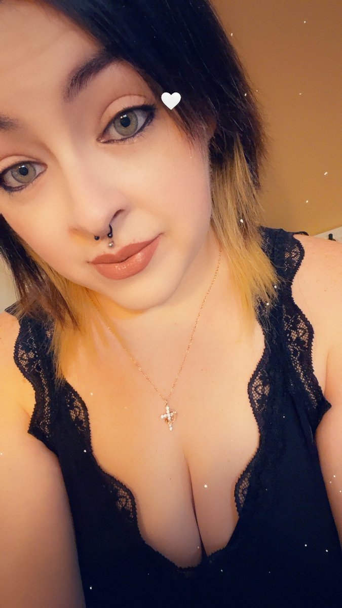 𝚂𝚌𝚛𝚎𝚊𝚖 𝚀𝚞𝚎𝚎𝚗 🔪 tweet media