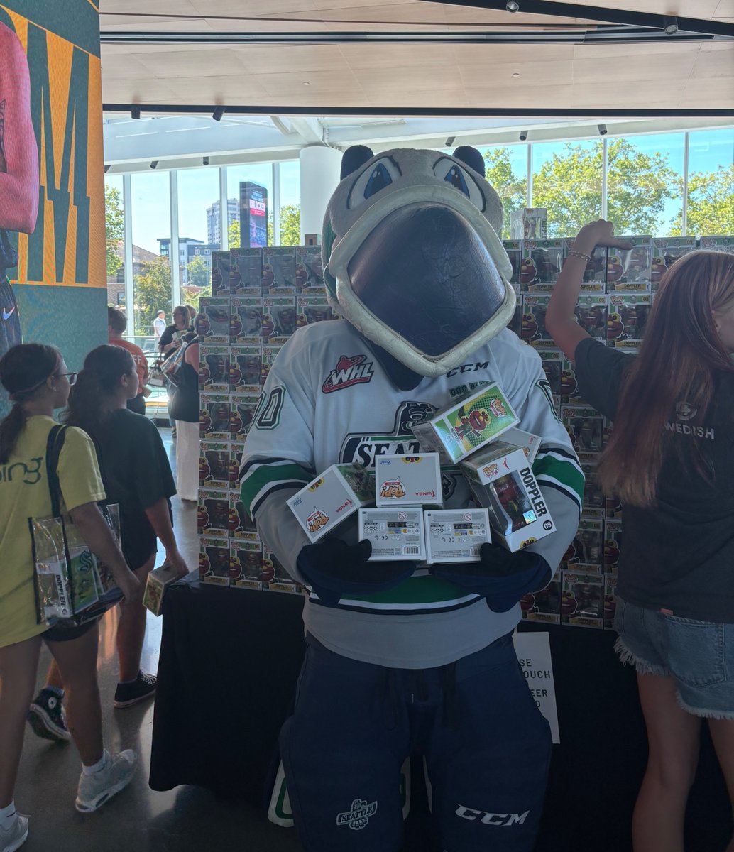 SeattleTbirds's tweet image. Cool Bird has never been to a @seattlestorm game where he doesn't have a ball 😉