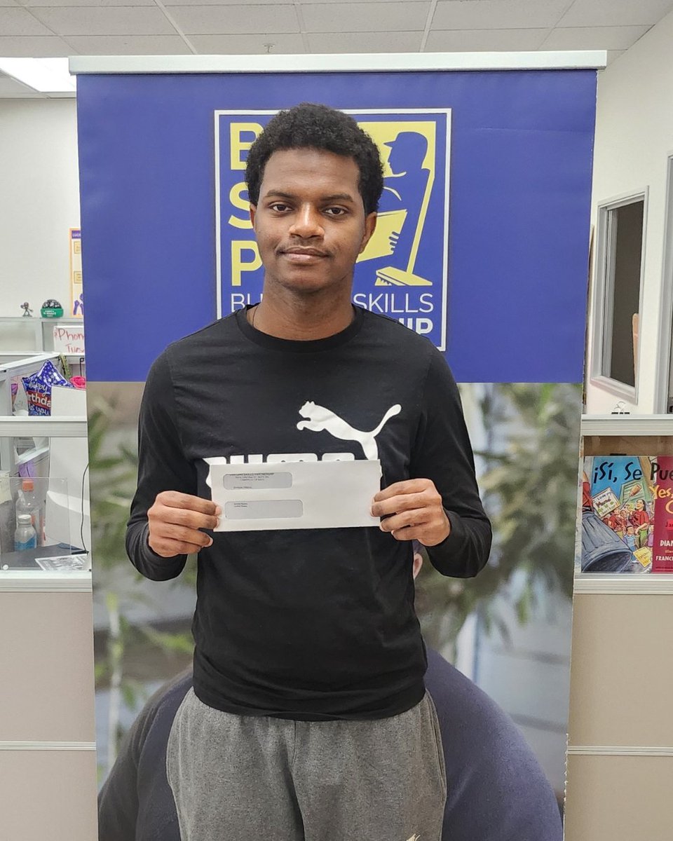 Building_Skills's tweet image. 🎓✨ Meet BSP Scholarship Recipients
“I was working full-time while trying to finish school. Thanks to the BSP scholarship, I didn’t have to choose between my education and supporting my family. It gave me time, hope, and the belief that I could keep going.”
Our scholarship…
