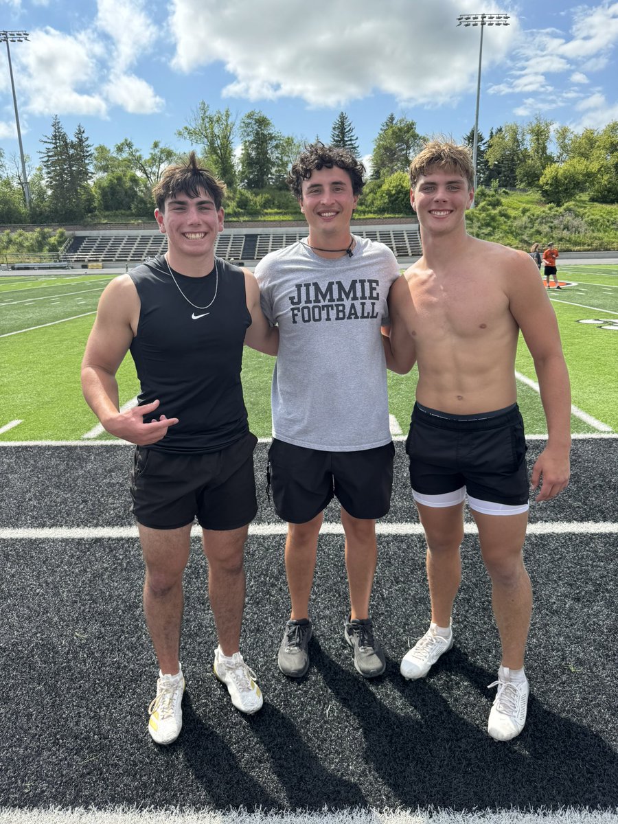 Blessed to receive and offer from Jamestown university <a href="/JimmieFootball/">Jamestown Football</a>! Thank you <a href="/CoachTomDosch/">Tom Dosch</a> <a href="/MattChauvin19/">Matt Chauvin</a> <a href="/CoachSClancy/">Shane Clancy</a> <a href="/Coach_Mistro/">Brian Mistro</a> <a href="/CoachZim_UJ/">Josh Zimmer</a> for having me out at the camp and for this opportunity!