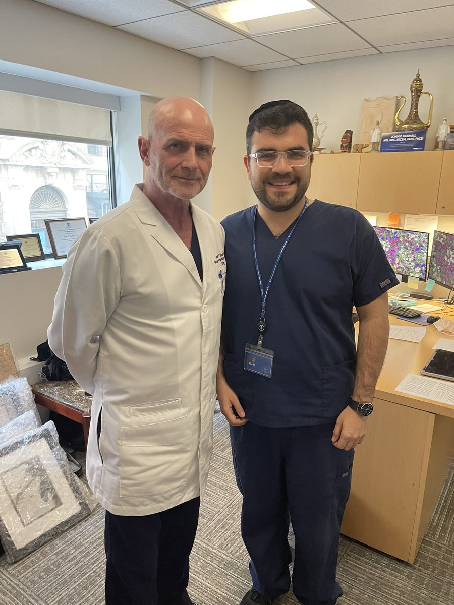 MarceloMass96's tweet image. What an enriching experience!! Just finished an obervership with the SRM team @MSKCancerCenter . A huge thank you to the Grand Master @SaveYourSexLife and @jmfm1612, for sharing their immense knowledge and expertise!!
#urology #UroSoMe