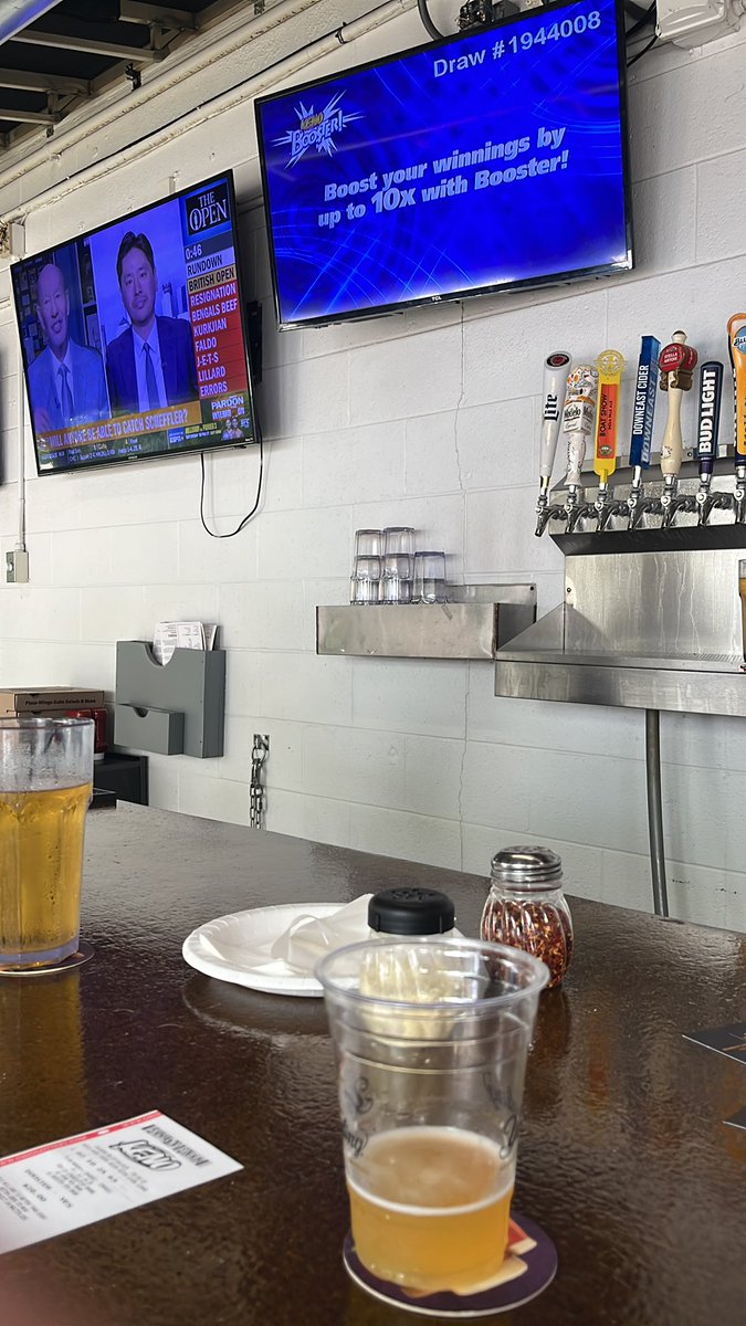 Curty_Donny69's tweet image. Playing keno at JTs. 2, 10, 25, 63 with a booster. Cheers, @local_hooperr