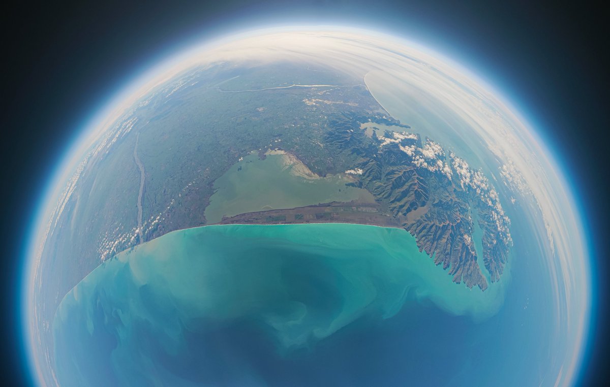 Stefan (@stefan__powell) on Twitter photo Aurora Flight 61 composite image. Aurora Flight 61 composite image.