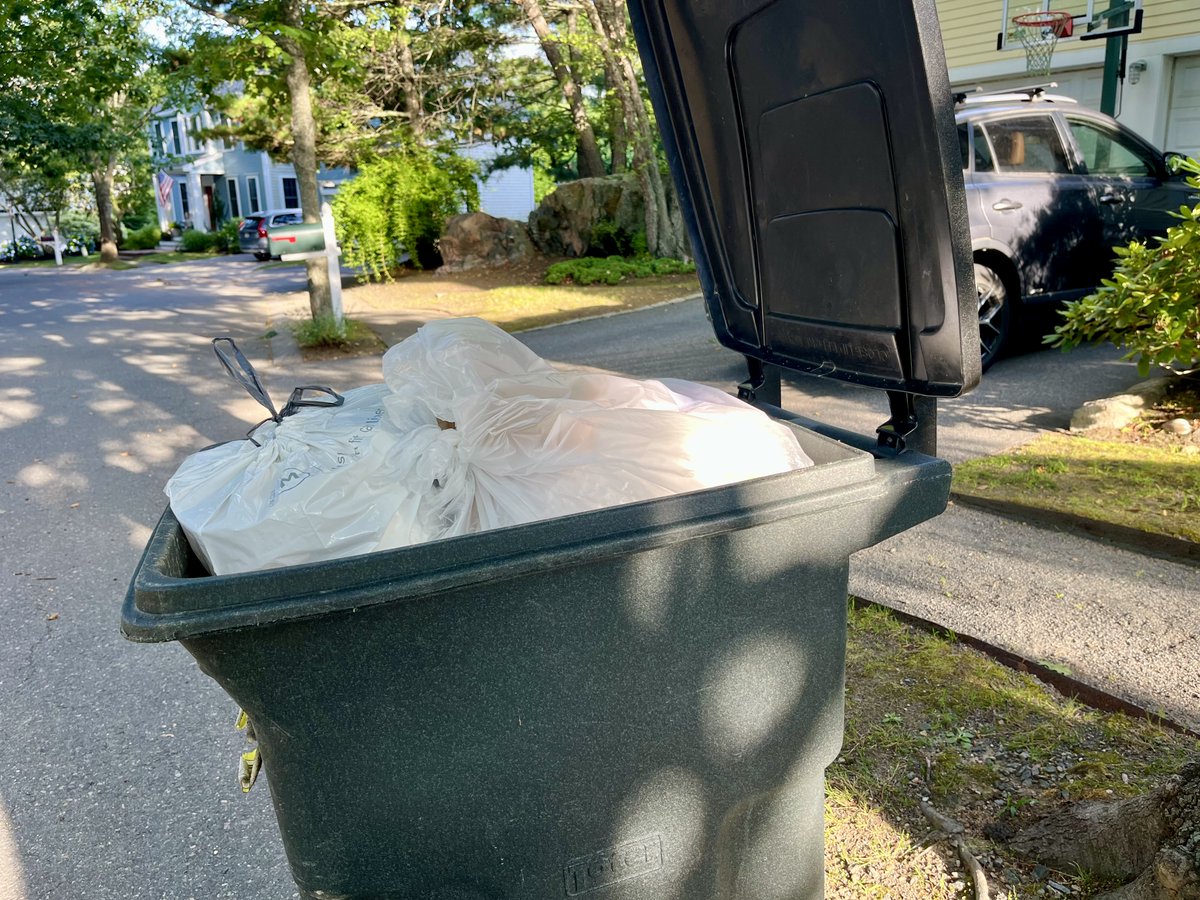 MHDcurrent's tweet image. NEW Friday evening: The trash strike impacting Marblehead will continue after Republic Services and striking workers failed to reach a contract agreement Friday. Residents can bring recycling & trash to the Transfer Station. Hours: 7:30 a.m.-3:25 p.m. (closed from 1-2 p.m.).