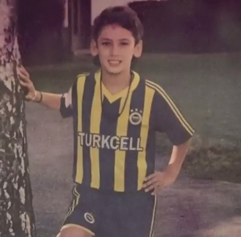 tadicmanski's tweet photo. dogustan Fenerli Hakan 👏🏻 https://t.co/tslfTodFNf
