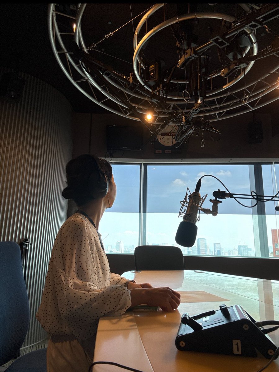 秀島史香 Fumika Hideshima (@tsubuyakifumika) on Twitter photo 今も面影を求めるたいせつな人へ。
毎週土曜あさ7:50からラブレターを朗読しています。
<a href="/jwave813fm/">J-WAVE 81.3FM</a>
<a href="/LETTERS_813/">LETTERS TO YOUR PRECIOUS</a>
あなたからの✉️もぜひ。
番組特製図書カードもご用意していますj-wave.co.jp/original/lette…
#jwave
#レターズ813 今も面影を求めるたいせつな人へ。
毎週土曜あさ7:50からラブレターを朗読しています。
<a href="/jwave813fm/">J-WAVE 81.3FM</a>
<a href="/LETTERS_813/">LETTERS TO YOUR PRECIOUS</a>
あなたからの✉️もぜひ。
番組特製図書カードもご用意していますj-wave.co.jp/original/lette…
#jwave
#レターズ813