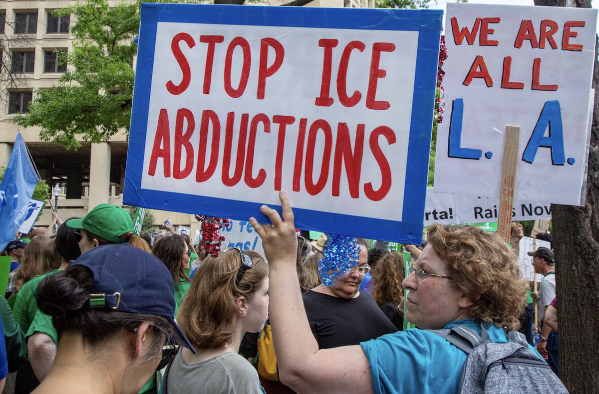JonWiener1's tweet image. Today at 4pm Pacific on 'Living in the USA': Stopping ICE in LA – Mark Rosenbaum @PublicCounsel on the federal court ruling to halt unconstitutional ICE raids in LA – on @KPFK Radio 90.7 FM and online KPFK.org @CHIRLA @ImmDef @ACLU_SoCal