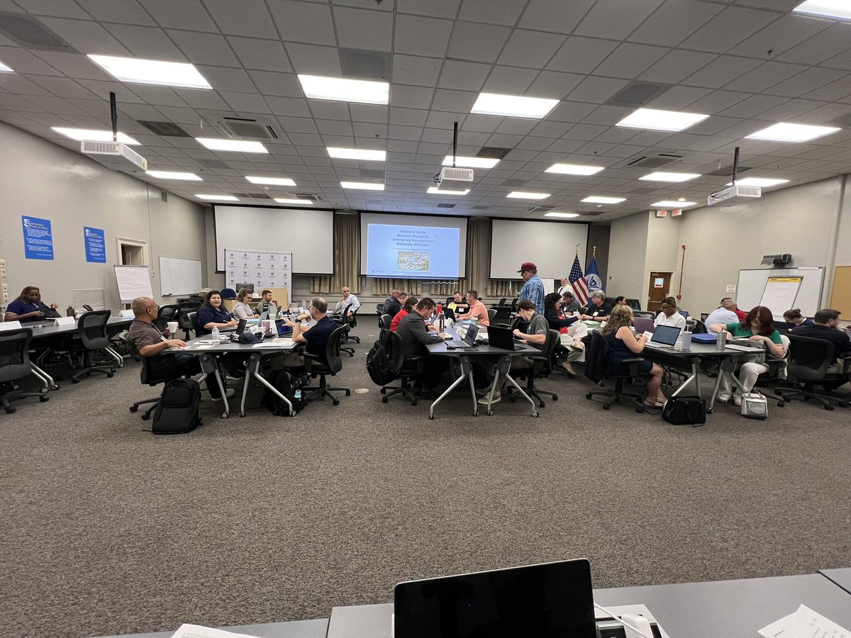 PIOMarkBrady's tweet image. Delivered a @FEMA_NDEMU E0105 Public Information Basics Course this week to 33 students in Emmitsburg MD. The group was energized, enthusiastic and a true pleasure to work with!!! Always enjoy co-instructing with my friend @doctrahanmedia Looking forward to seeing many of these…