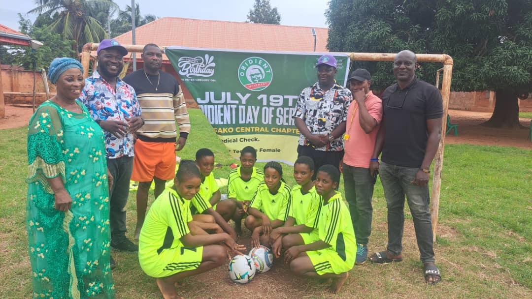 SuleDeco's tweet photo. Edo Obidients started Peter Obi birthday community service today @ ward 5 Etsakor Central LGA.   They Donated two fifa standard footballs to the Uralo Football Queens (female teenager Football club) based in Etsako Central LGA, Edo State
#PeterObiAt64
#PeterIsComing https://t.co/ZzhlMjxBo9