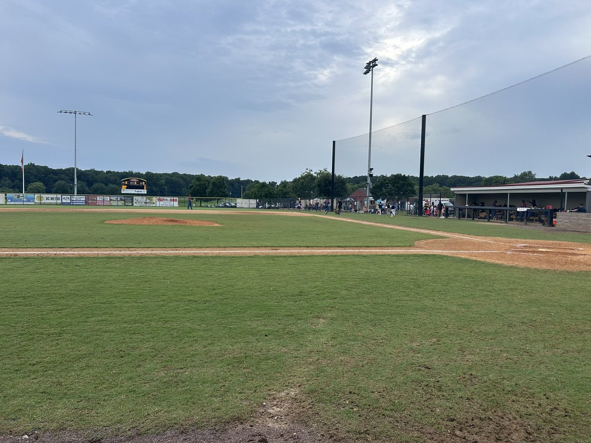 Andrew Relvas (@andrewrelvaspxp) on Twitter photo Back for Game 2!
Tonight it’s the
SS Takoma <a href="/TBolts_Baseball/">Silver Spring-Takoma Thunderbolts</a> (12-17, L10)
Vs the
Olney <a href="/CropdustersBB/">Olney Cropdusters</a> (19-13, W1)
The Thunderbolts will look to split the doubleheader, find out if they can at 7!
youtube.com/live/YAv4_Gg3V… Back for Game 2!
Tonight it’s the
SS Takoma <a href="/TBolts_Baseball/">Silver Spring-Takoma Thunderbolts</a> (12-17, L10)
Vs the
Olney <a href="/CropdustersBB/">Olney Cropdusters</a> (19-13, W1)
The Thunderbolts will look to split the doubleheader, find out if they can at 7!
youtube.com/live/YAv4_Gg3V…
