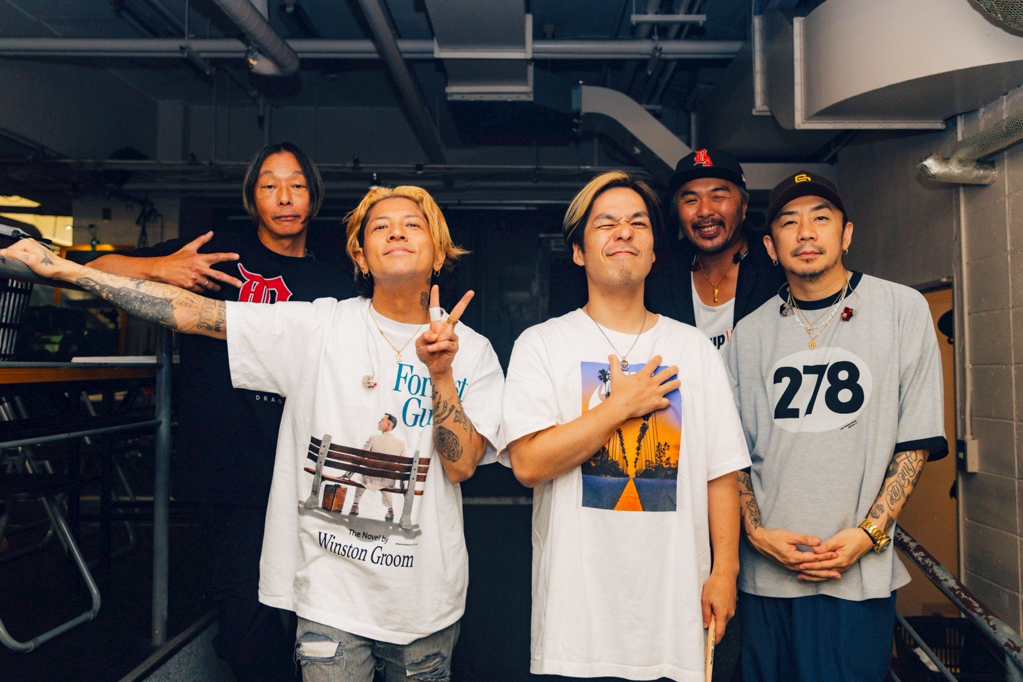 アストロマン 野村トーイの復刻版 ゼンマイで歩行、火花でる。 アストロマン 野村トーイの復刻版 ゼンマイで歩行、火花でる