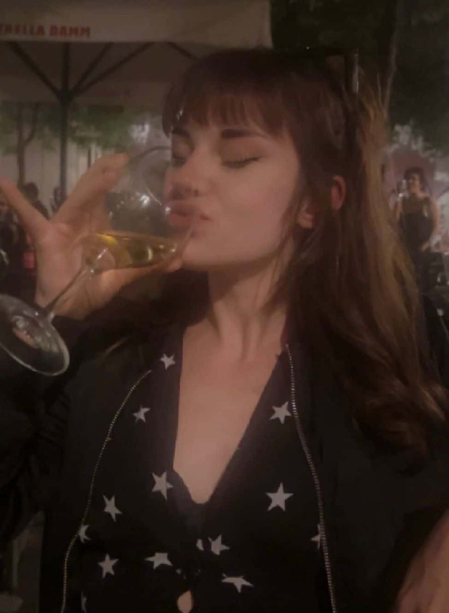 Paypig gesucht, das mir jeden Wunsch von den Lippen abliest…: Ich bin eine dominante, verwöhnte Lady mit teurem Geschmack…und du liebst es, genau solche Frauen glücklich zu machen? Du willst dich erniedrigen lassen, dein Konto […] dlvr.it/TM0MBz