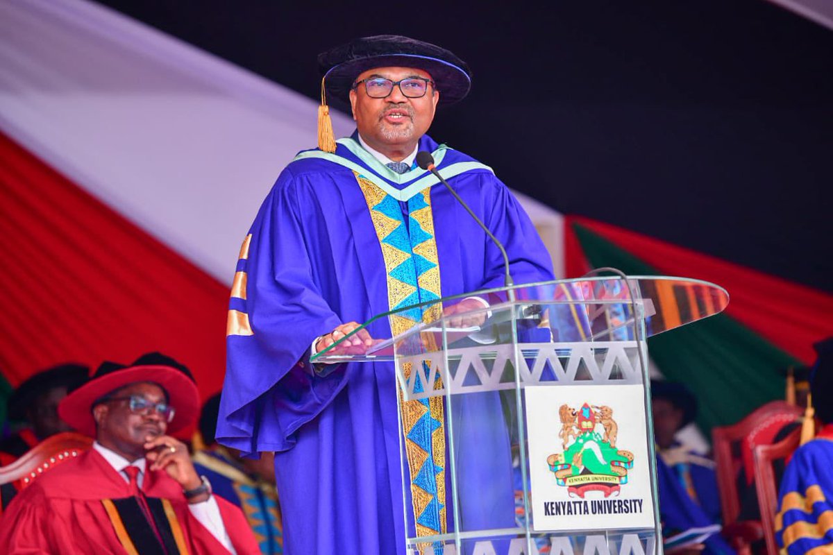 Profshaukat's tweet image. I joined CS @HonJuliusMigos @EduMinKenya at @KenyattaUni graduation encouraged Academia-University linkages, commercialization of innovation & having demand driven science courses coupling with socialization of science for positive impact @OfficePCS_KE Congratulations graduates!
