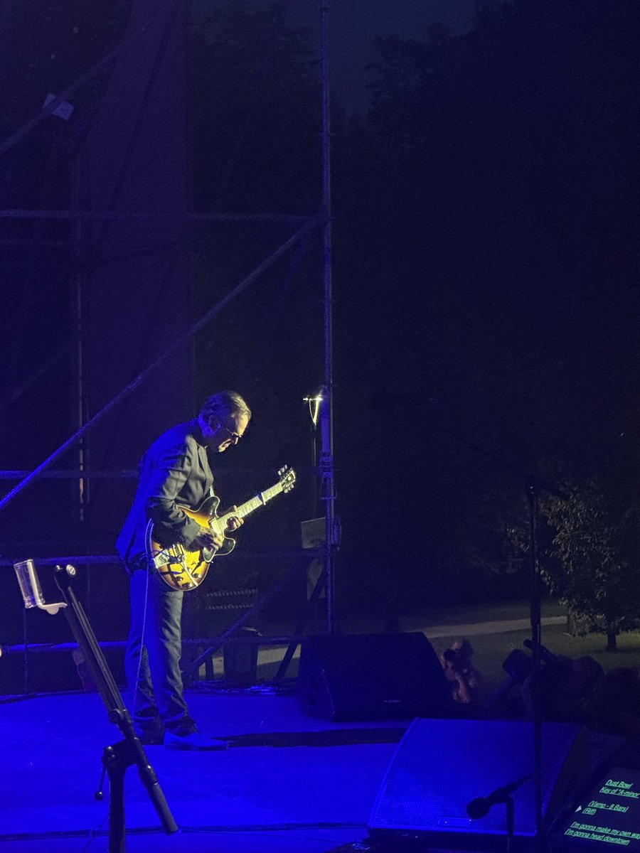 JBONAMASSA's tweet photo. Ciao!  Pordenone!! What a hoot and it was great to meet another family named!  Bonamassa!! 😎👍🇮🇹🍝 https://t.co/1LqNeGTIBl
