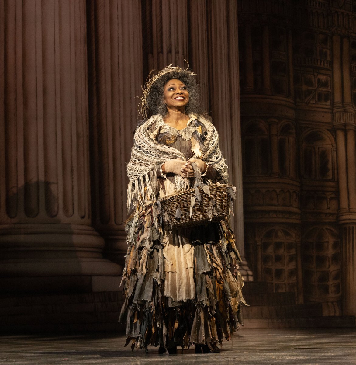 It's #pressnight for <a href="/MaryPoppins/">Mary Poppins Musical</a> <a href="/brumhippodrome/">Birmingham Hippodrome</a> &amp; this is THE show of the summer. Sensational effects &amp; dance routines, top cast, nostalgic songs &amp; so feel-good for all the family. It's practically perfect in every way with wonderful finale.Til Aug 23 in #Birmingham ⭐⭐⭐⭐⭐